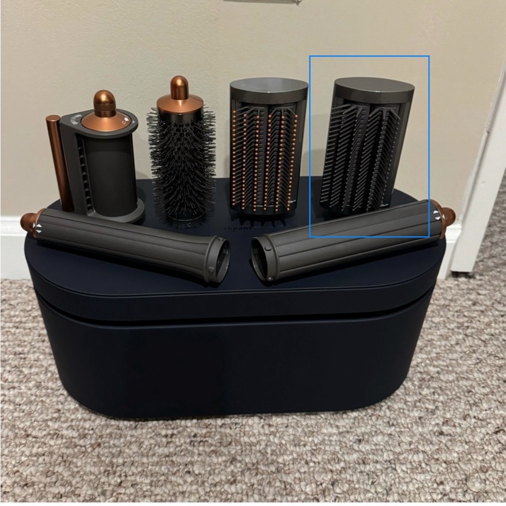 Dyson Firm Smoothing Brush **Brand New**